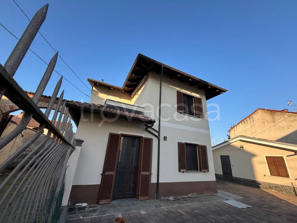 casa indipendente in vendita a Pertengo