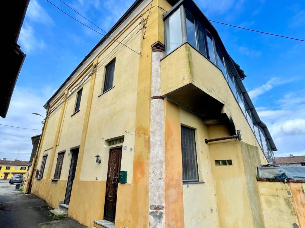 casa indipendente in vendita a Pezzana