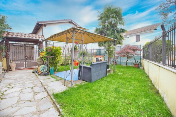 casa indipendente in vendita a Pezzana