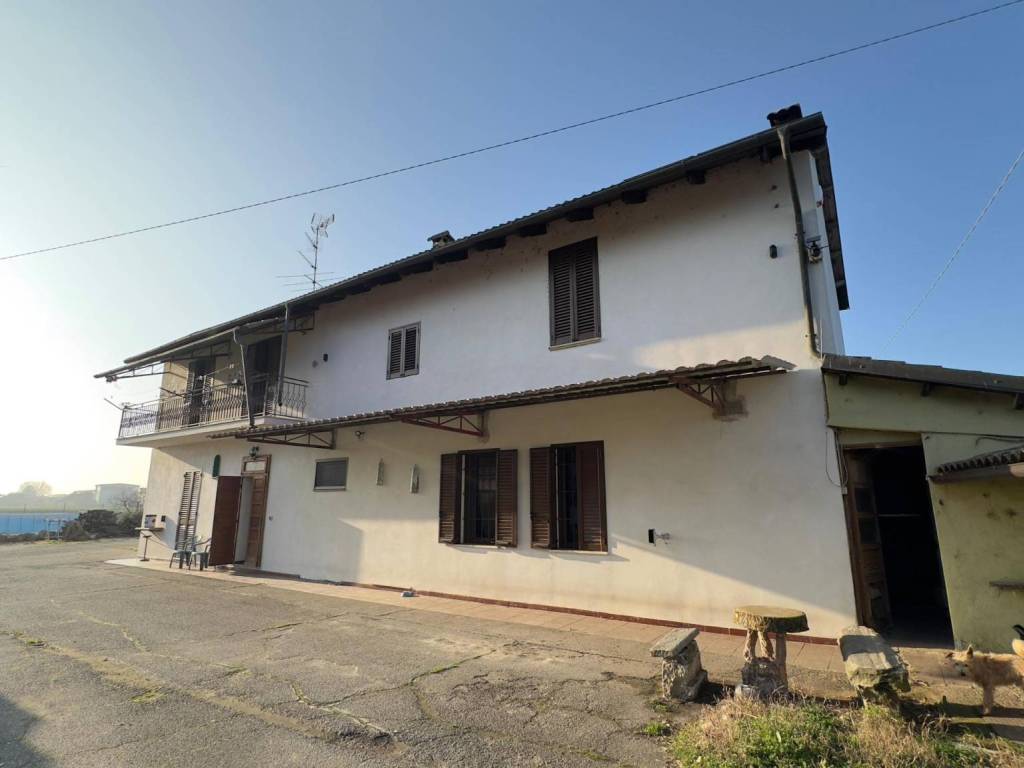 casa indipendente in vendita a Pezzana