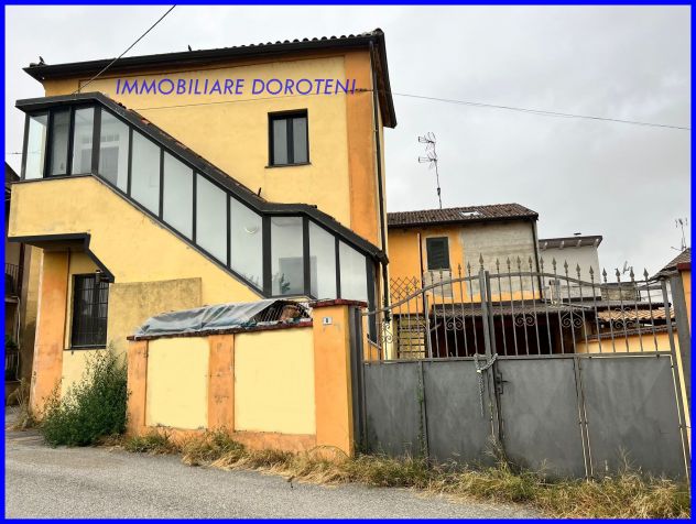 casa semindipendente in vendita a Pezzana