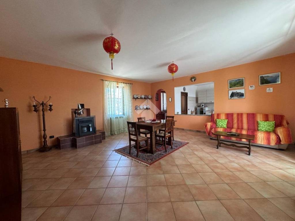 casa indipendente in vendita a Pezzana