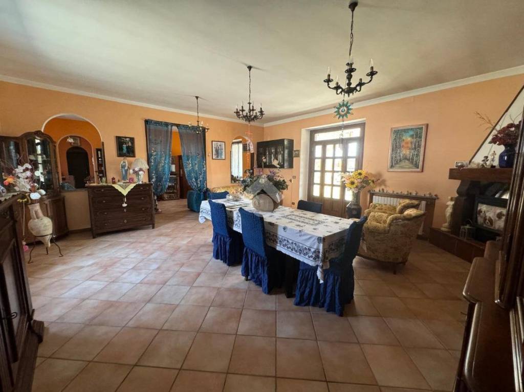 casa indipendente in vendita a Pezzana