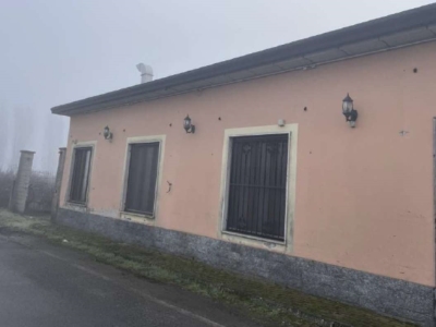 negozio in vendita a Pezzana