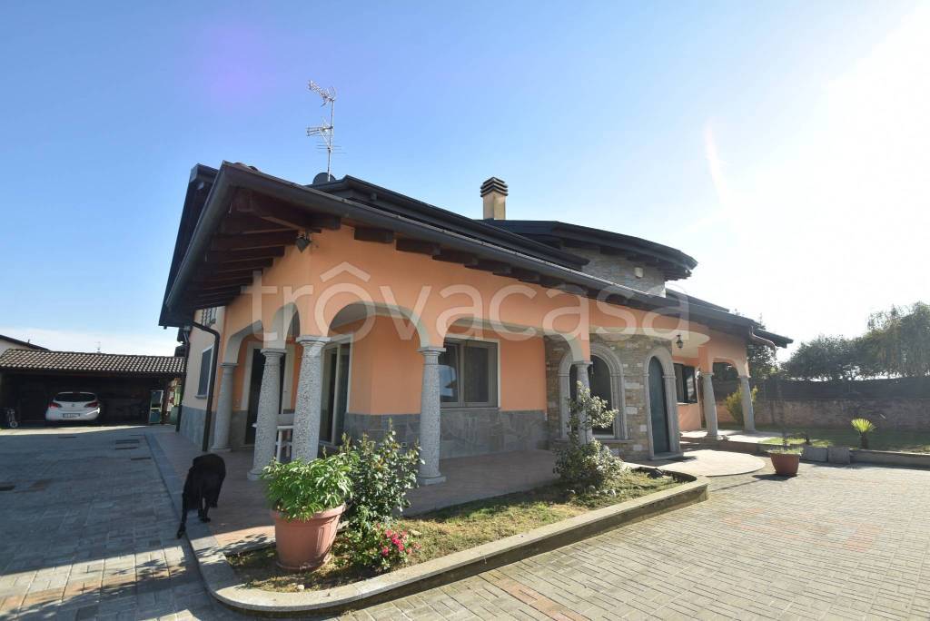 casa indipendente in vendita a Pezzana