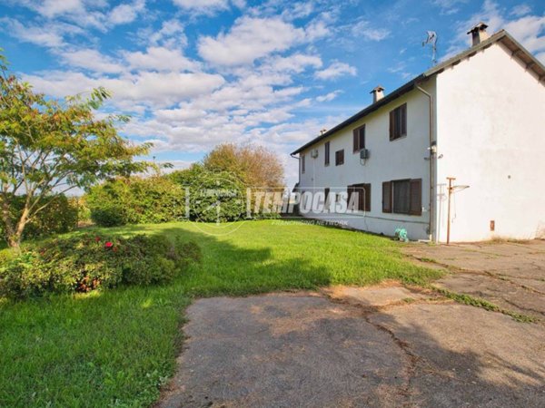 casa indipendente in vendita a Pezzana