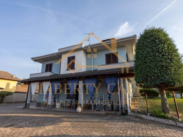 casa indipendente in vendita a Pezzana