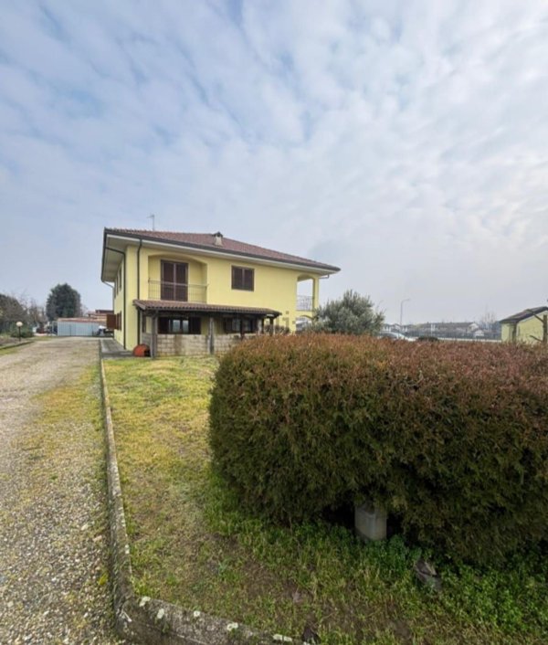 casa indipendente in vendita a Pezzana