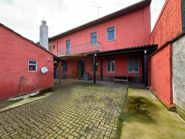casa indipendente in vendita a Pezzana