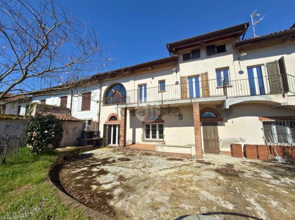 casa indipendente in vendita a Pezzana