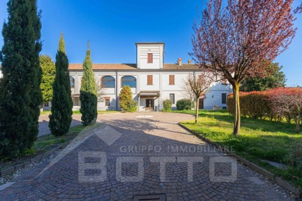 casa indipendente in vendita a Pezzana
