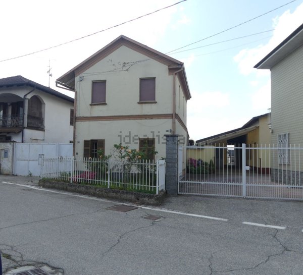 casa indipendente in vendita a Pezzana