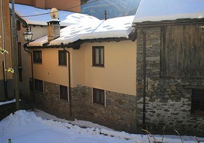 casa indipendente in vendita a Pila