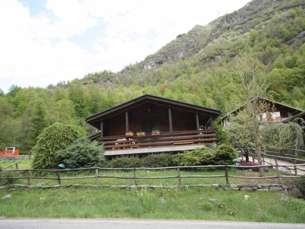casa indipendente in vendita a Piode