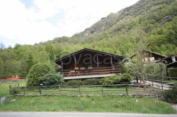 casa indipendente in vendita a Piode