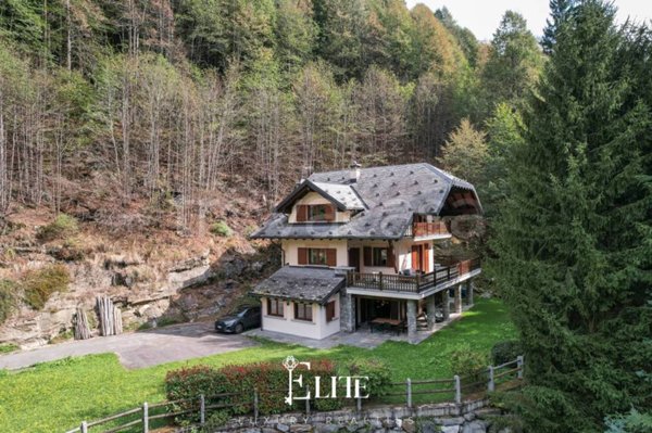 casa indipendente in vendita a Piode