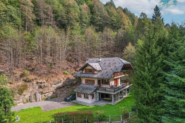 casa indipendente in vendita a Piode