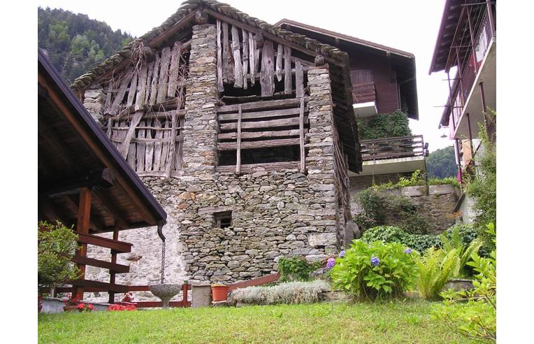 casa indipendente in vendita a Piode