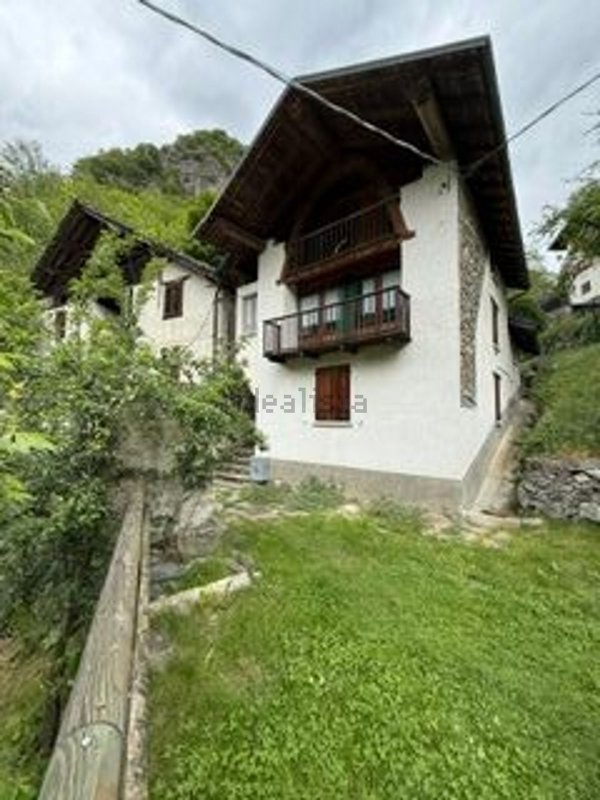 casa indipendente in vendita a Piode