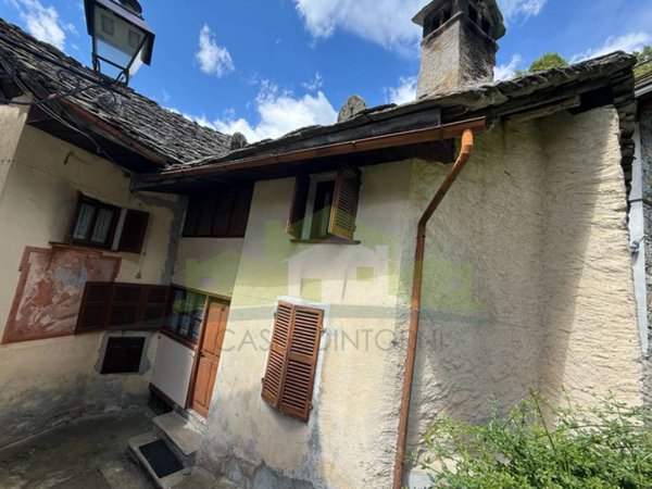 casa indipendente in vendita a Piode in zona Piedimeggiana