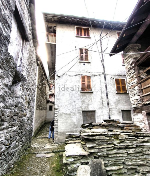 casa indipendente in vendita a Piode in zona Piedimeggiana