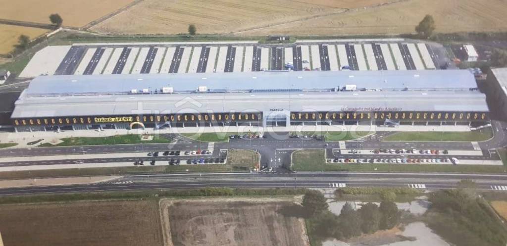 locale commerciale in vendita a Prarolo