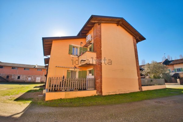 casale in vendita a Prarolo