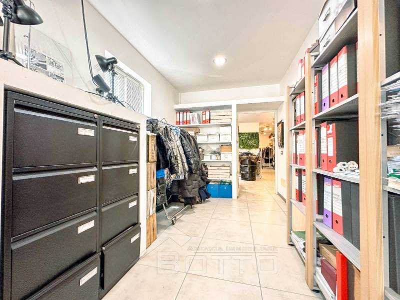 locale di sgombero in vendita a Quarona