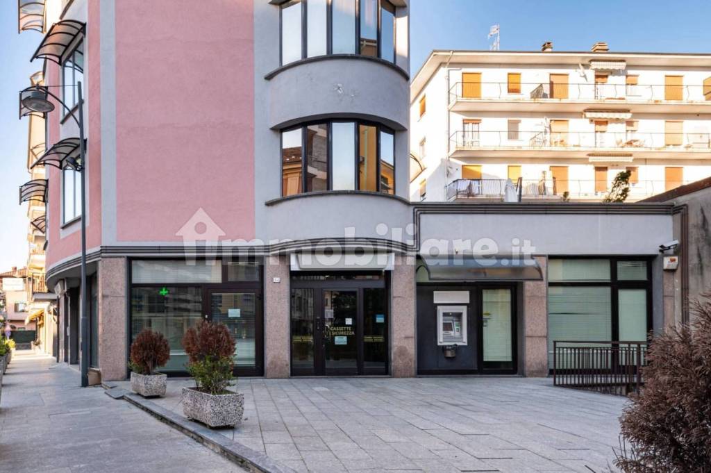 negozio in vendita a Quarona