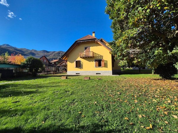 casa indipendente in vendita a Quarona