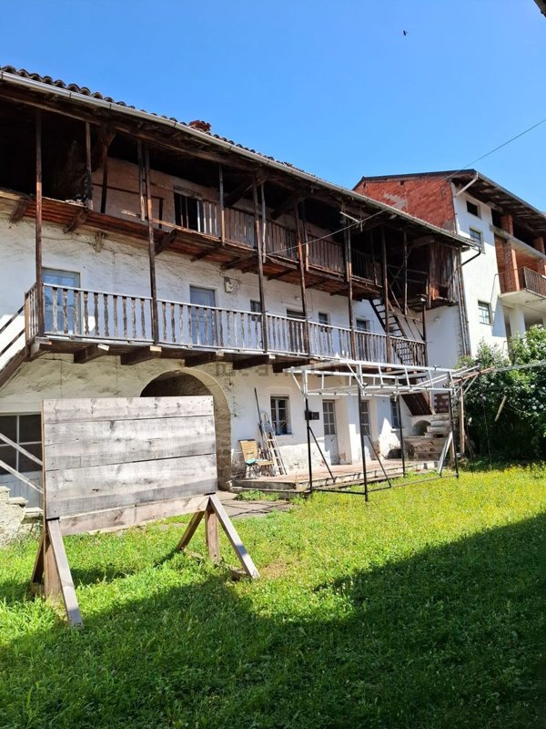 casa indipendente in vendita a Quarona