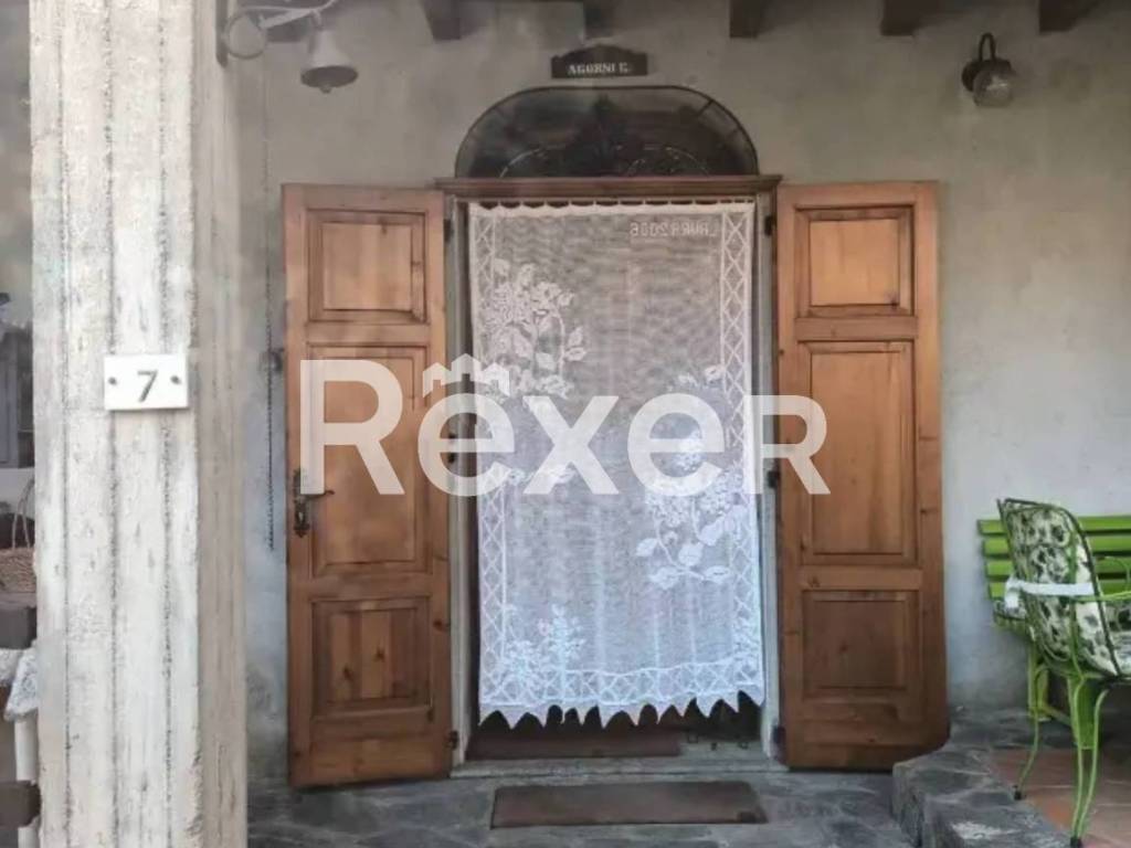 casa indipendente in vendita a Quarona in zona Doccio