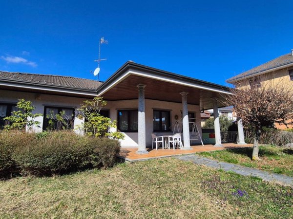 casa indipendente in vendita a Quarona