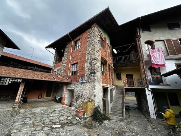 casa indipendente in vendita a Quarona