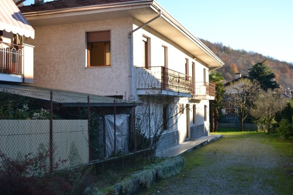 casa indipendente in vendita a Quarona in zona Doccio