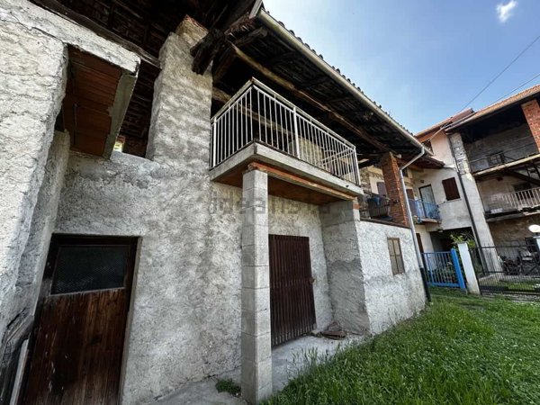 casa indipendente in vendita a Quarona