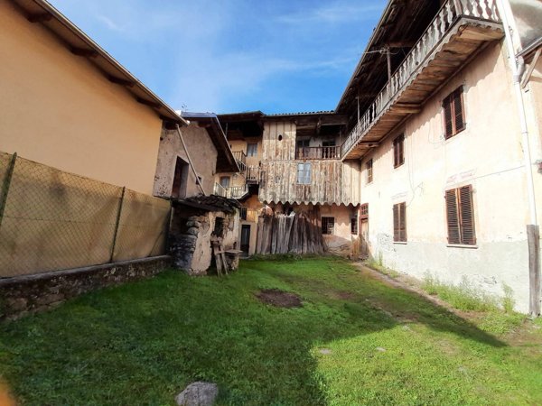 quadrivano in vendita a Quarona in zona Doccio