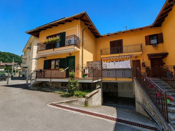 casa indipendente in vendita a Quarona in zona Doccio