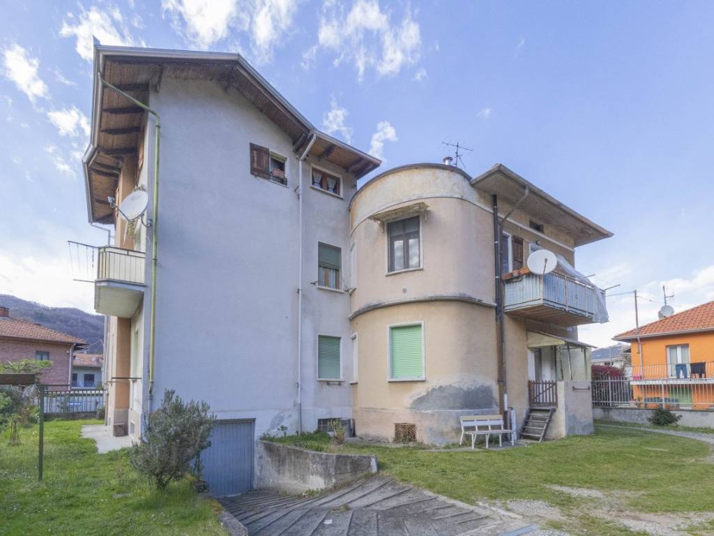 appartamento in vendita a Quarona in zona Doccio