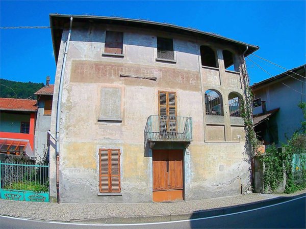 casa indipendente in vendita a Quarona in zona Doccio