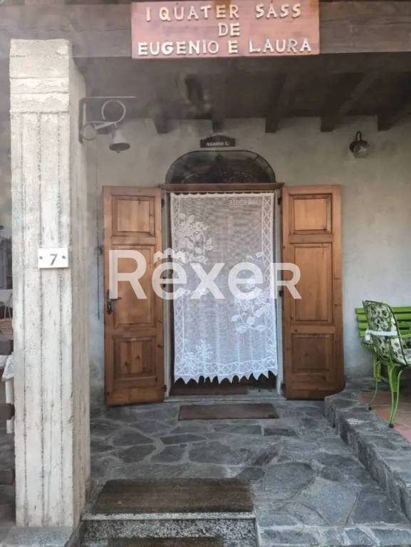 casa indipendente in vendita a Quarona in zona Doccio