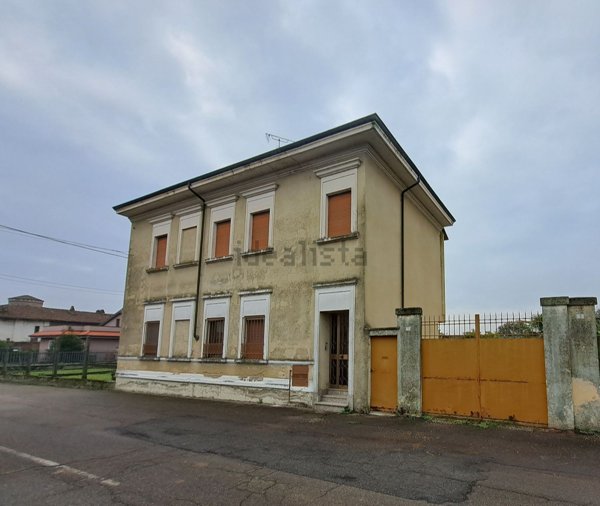 casa indipendente in vendita a Quinto Vercellese