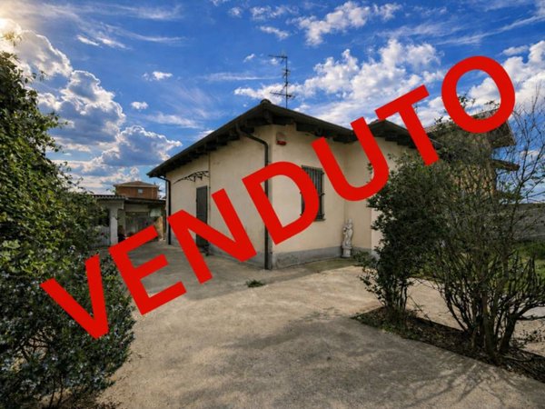 casa indipendente in vendita a Quinto Vercellese