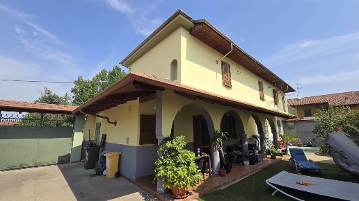 casa indipendente in vendita a Quinto Vercellese