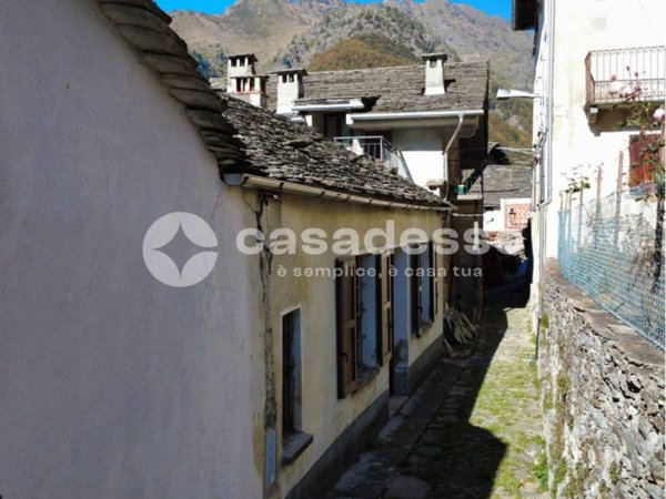 casa indipendente in vendita a Rimella