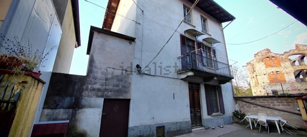 casa indipendente in vendita a Roasio in zona Castelletto Villa