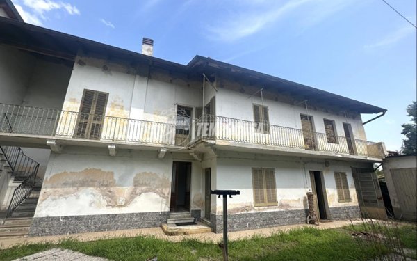 casa indipendente in vendita a Roasio in zona Sant'Eusebio