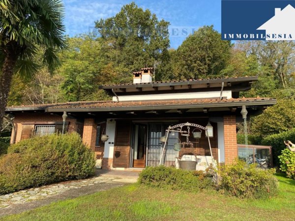 casa indipendente in vendita a Roasio