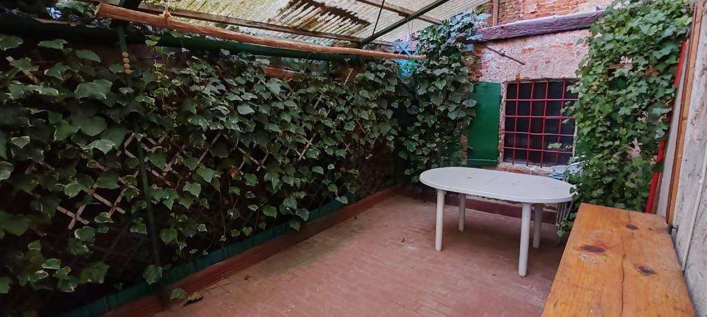 casa indipendente in vendita a Roasio in zona Corticella