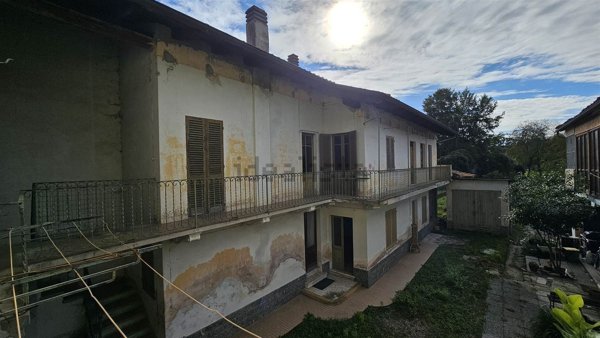 casa semindipendente in vendita a Roasio in zona Curavecchia